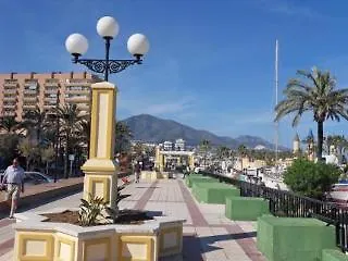 Готель Marbella Фуенхірола