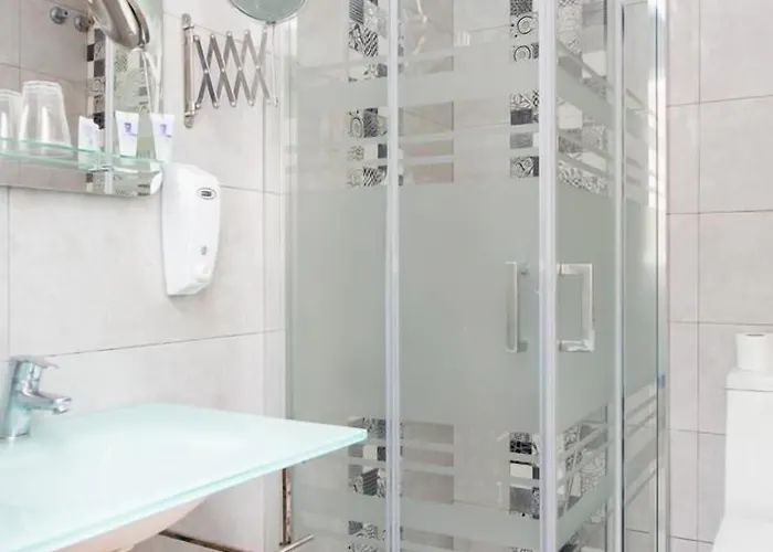 Отель Marbella 2*